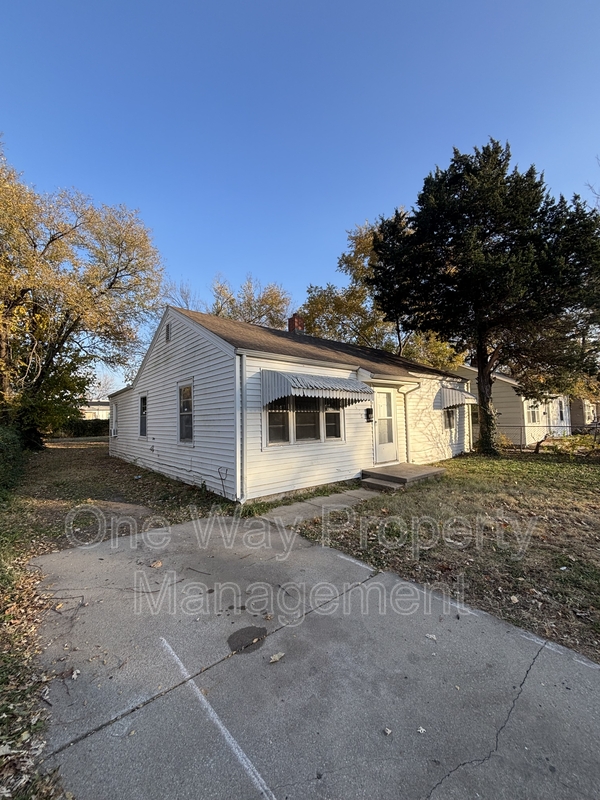 Wichita House: 1912 North Grove Street