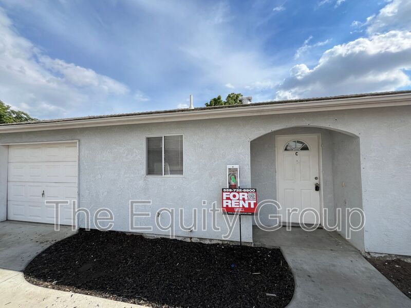 Porterville Condo: 1424 Cottage Place