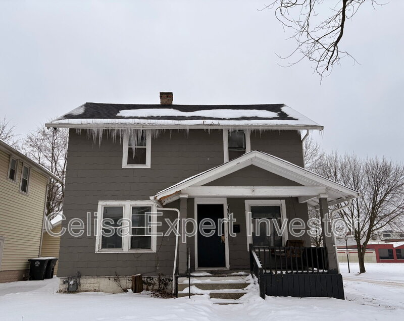 Fort Wayne House: 1902 Riedmiller Avenue