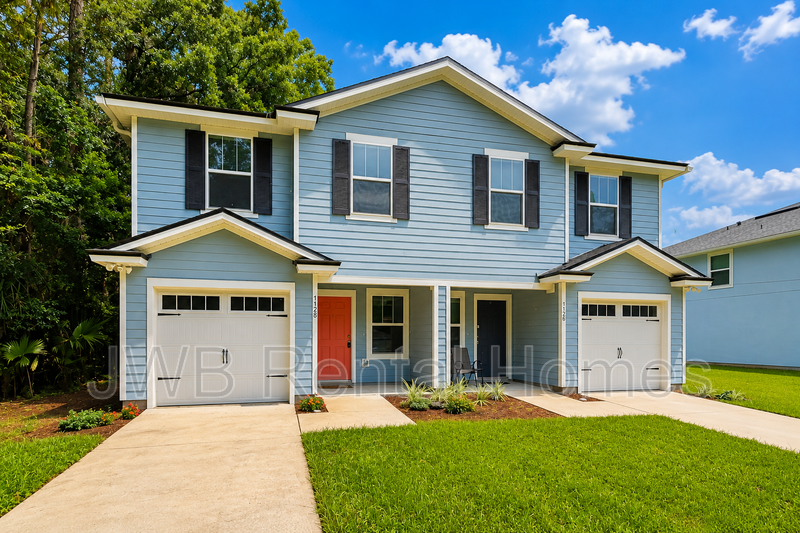 Jacksonville Townhome: 1128 Comanche St
