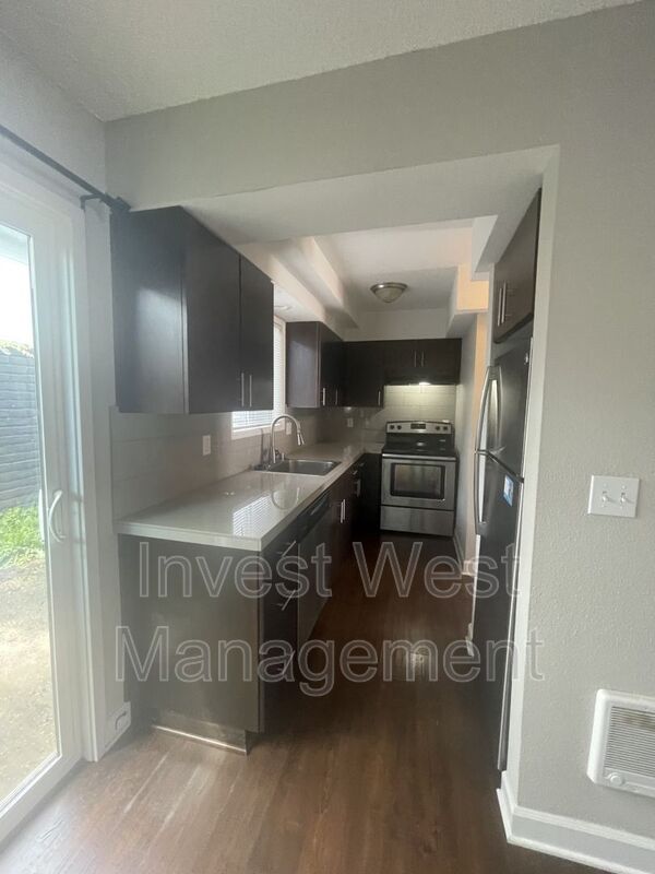 Vancouver House: 3005 E 20 Street