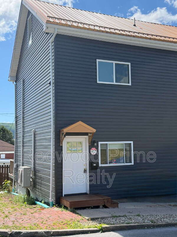 Altoona Condo: 201 Howard Ave
