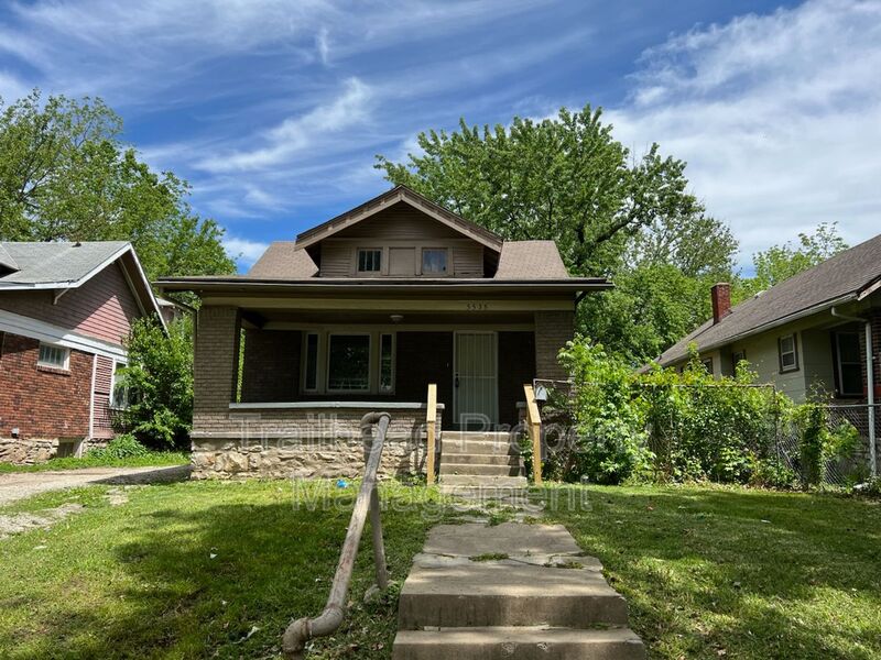 Kansas City House: 5535 Woodland Ave