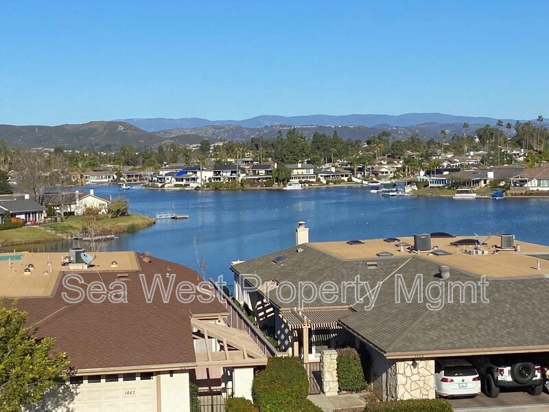 San Marcos Condo: 1536 Caminito Aguar