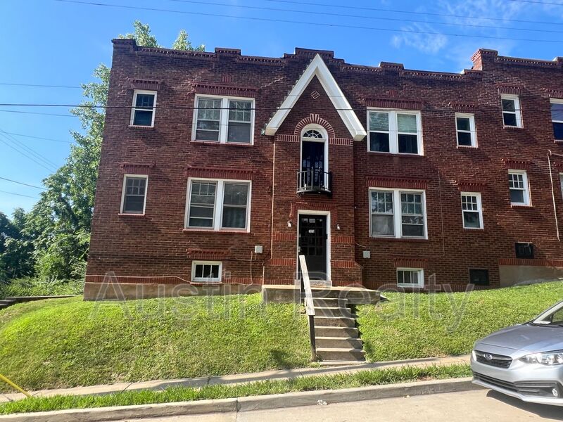 St. Louis Condo: 7080 Mitchell