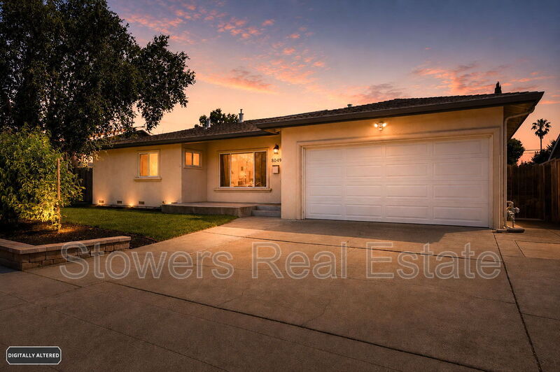 Dublin House: 8049 Elgin Ln