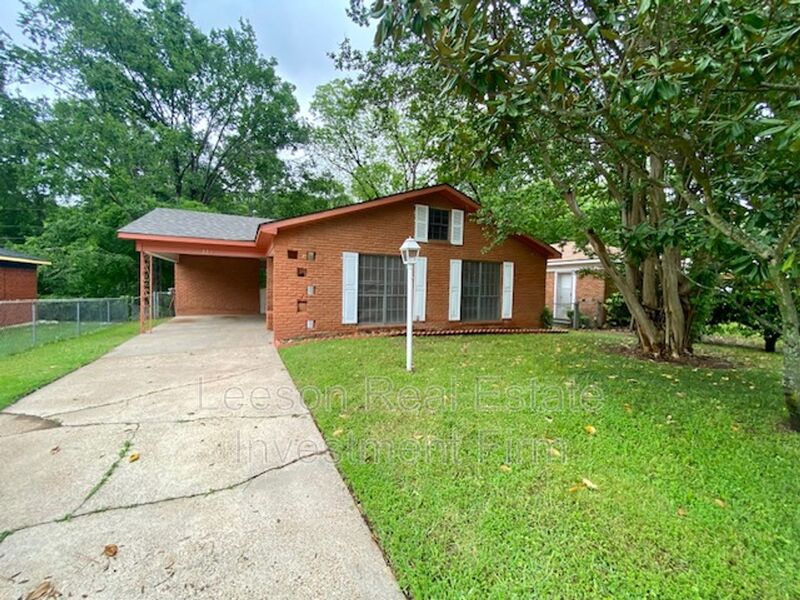 Shreveport House: 317 Oregon Ave