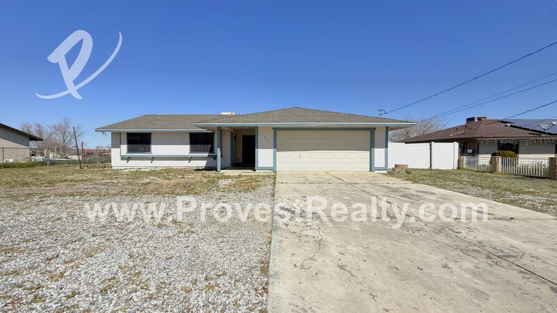 Hesperia House: 17820 Manzanita St