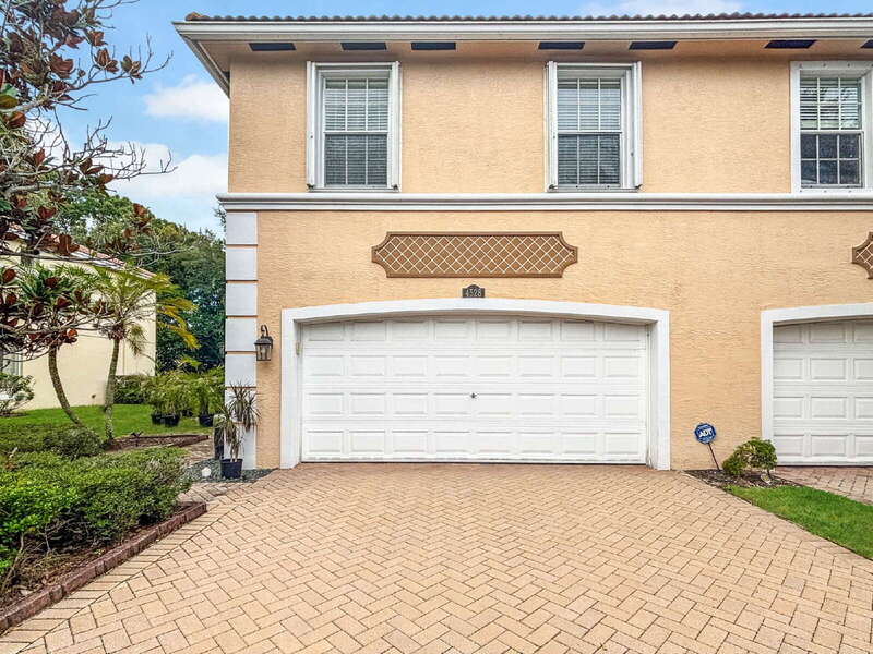 West Palm Beach House: 4528 Thornwood Circle