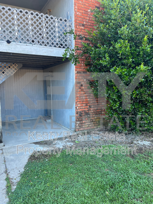Lafayette House: 409 Scotsdale Street
