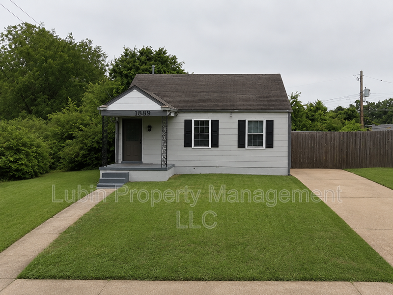Memphis House: 1889 Glory Cir