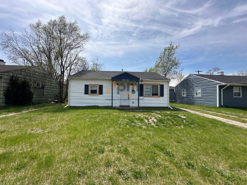 Gary House: 2015 Central Drive