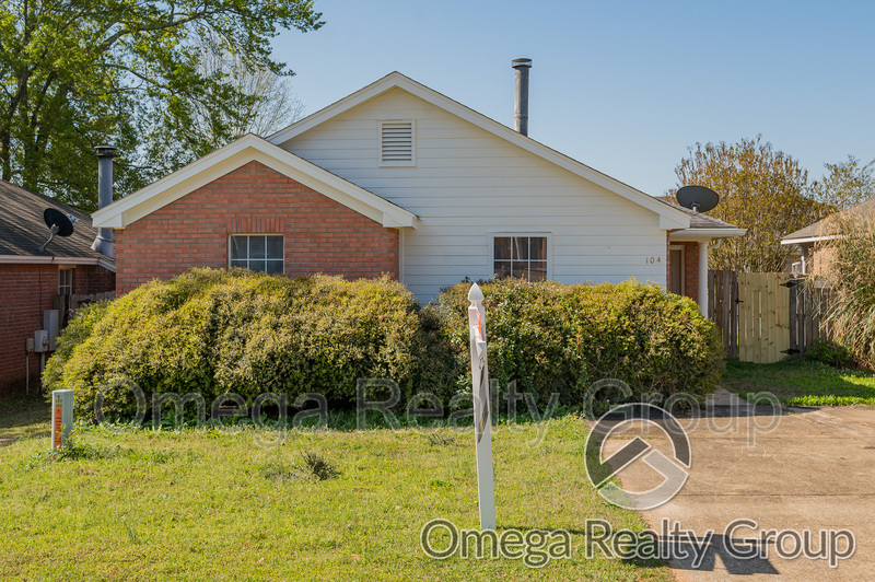 Millbrook House: 104 Millridge Dr