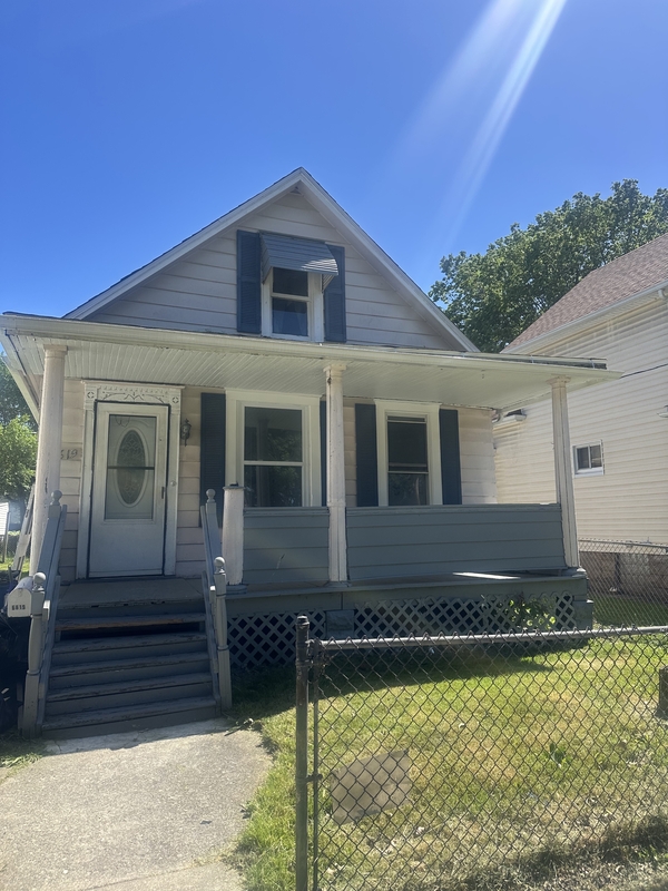 Cleveland House: 6819 Hope Avenue