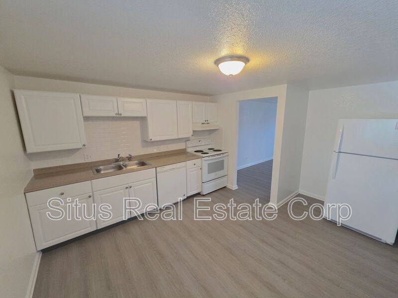 Lakewood House: 8111 W. 9th Ave.