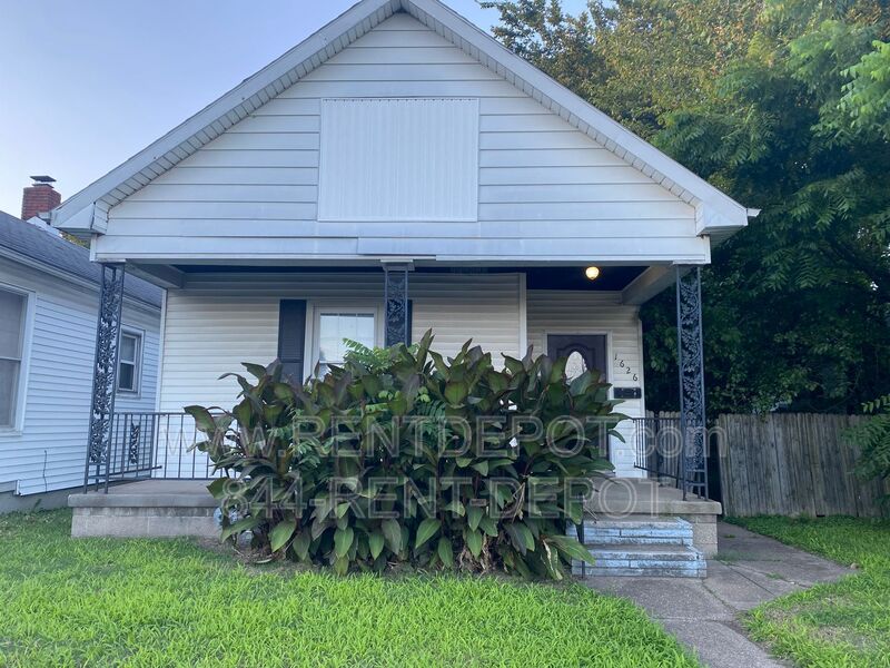 Evansville House: 1626 E Division St.