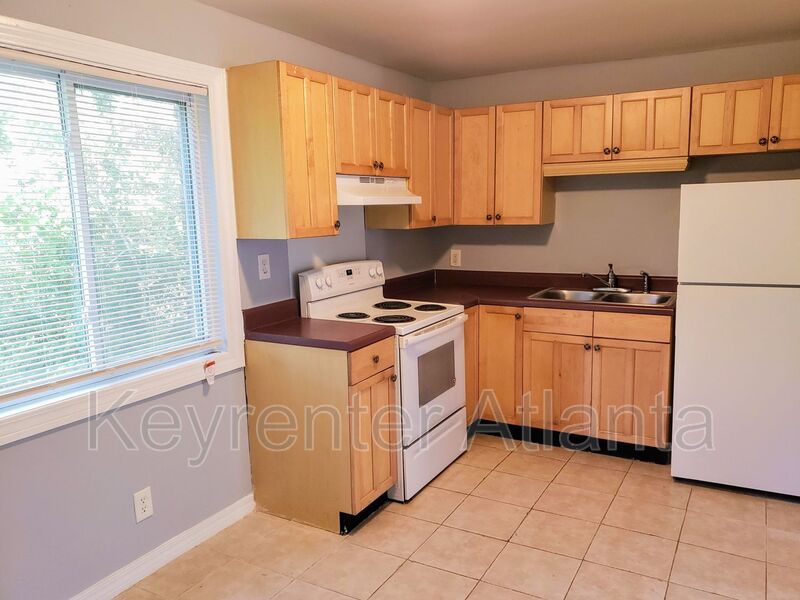 Decatur Condo: 1596 Line Circle