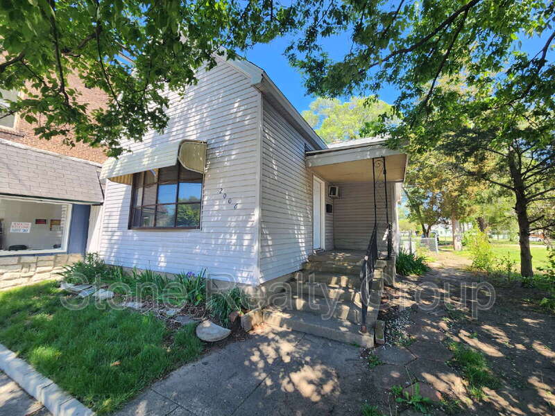 Terre Haute House: 2006 Wabash Avenue