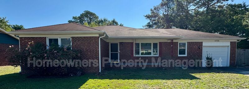 Fayetteville House: 5706 McDougal Dr.