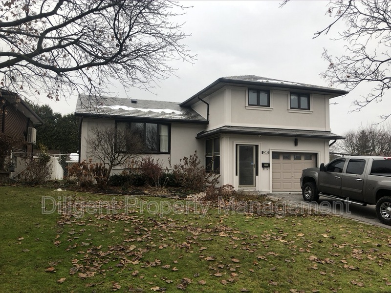 Oshawa House: 905 Central Park Blvd.