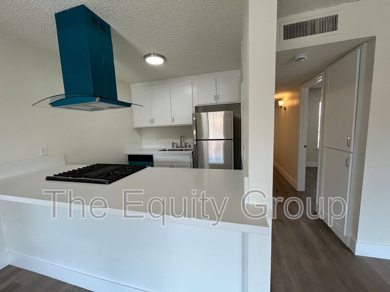 Visalia House: 3535 W Campus Ave -11