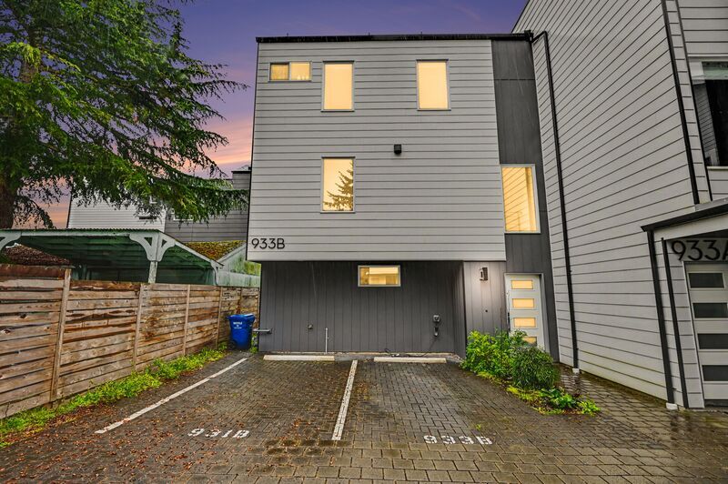 Seattle Townhome: 933 N 91st St