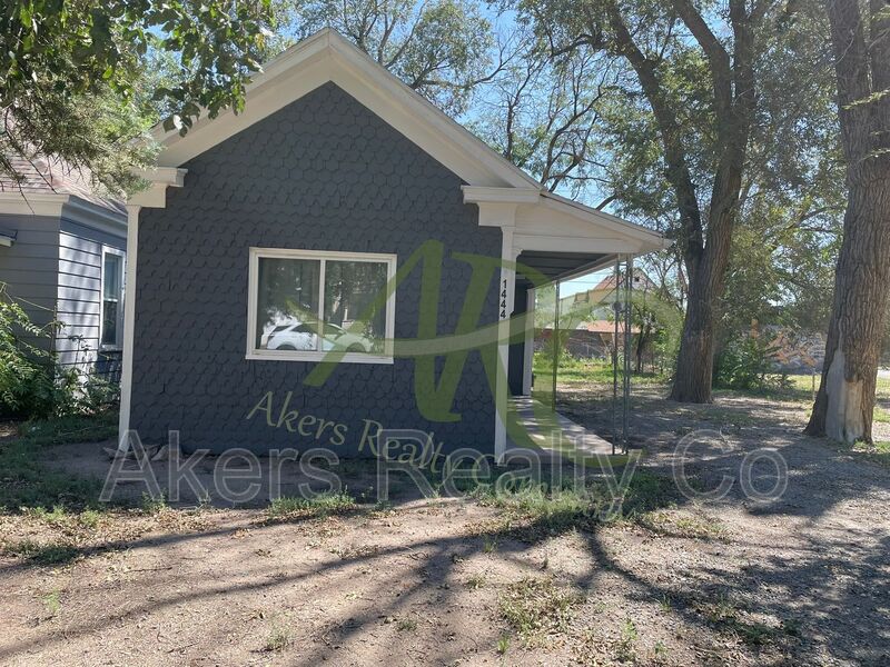 Pueblo House: 1444 Cypress St