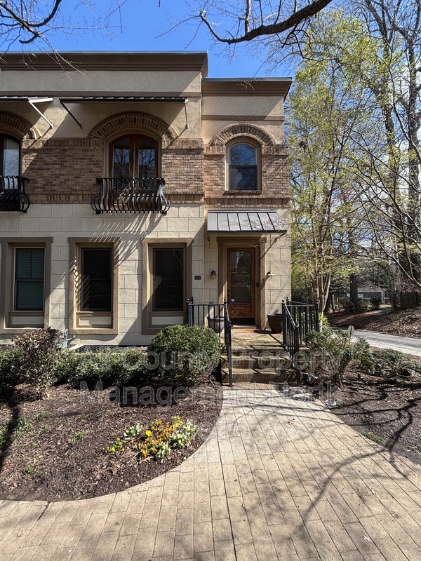 Atlanta Townhome: 395 Laurent Street