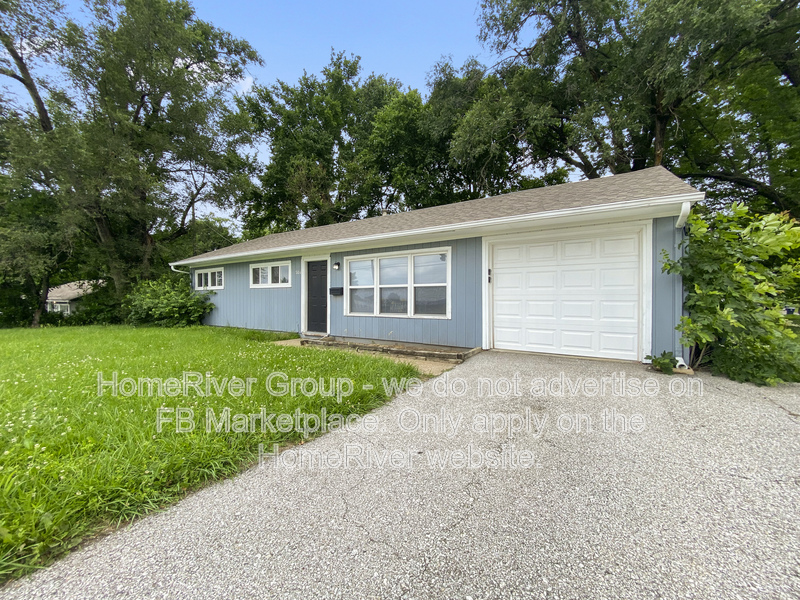 Kansas City House: 7104 Longview Rd