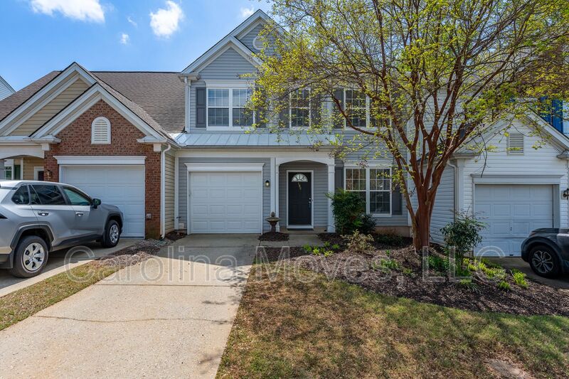 Greer House: 106 Waterford Park Dr