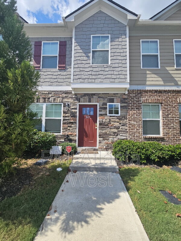 Atlanta House: 827 Ambient Way SW