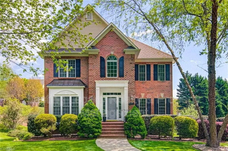 Winston Salem House: 475 Ashbry Run Dr