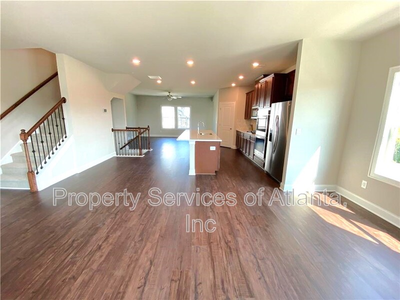 Woodstock Townhome: 912 Sweetwater Grv