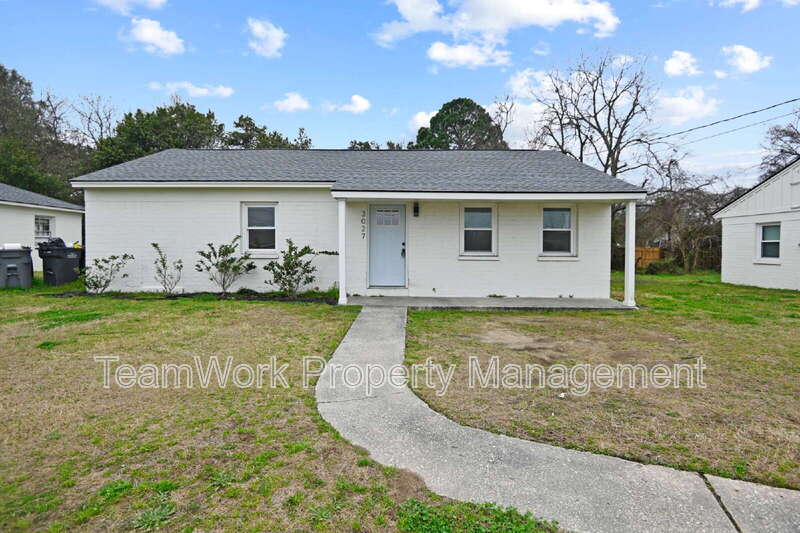 N. Charleston House: 3027 Terry Dr