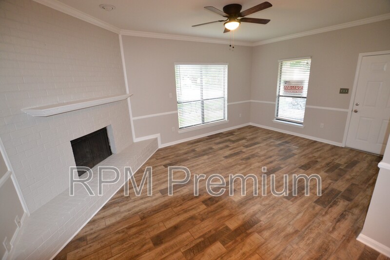 Baton Rouge House: 5157 Cumberland Cove