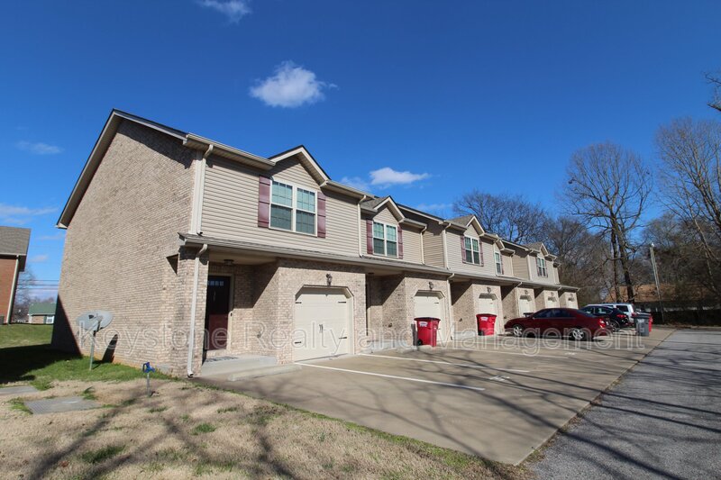 Clarksville Townhome: 770-30 Needmore Rd