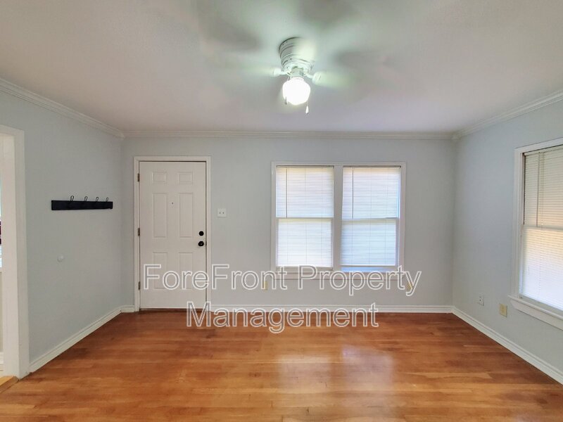 503 22nd Street  TX 78861 - Photo 4