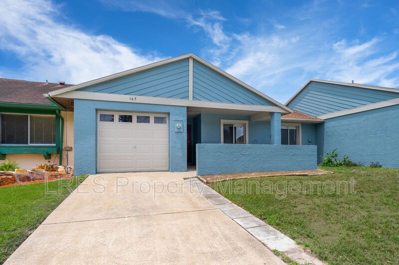 Sanford House: 163 Clear Lake Circle