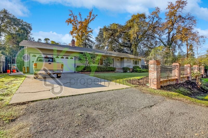 Carmichael House: 6612 Stanley Ave