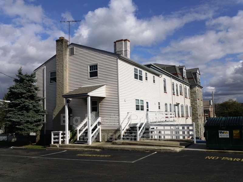 Spring City House: 88 N Main St