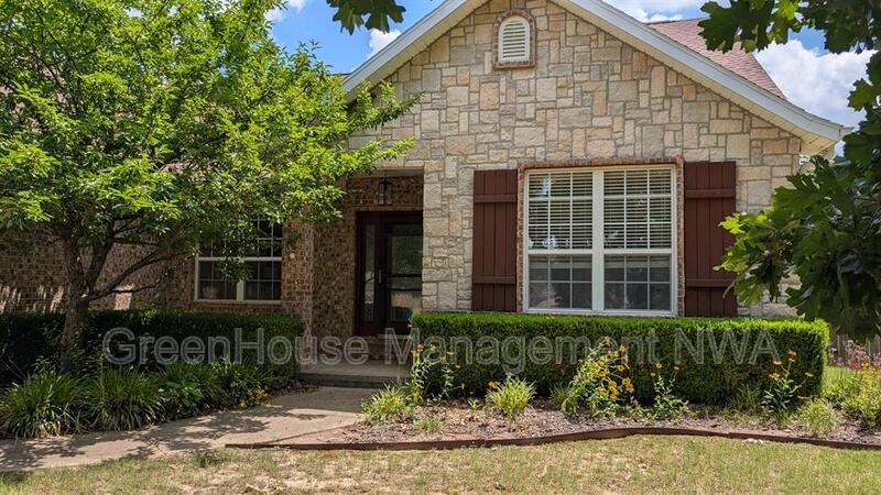 Bentonville House: 4003 SW Hawthorne Place