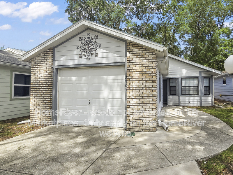 Ocala House: 2305 NE 40th Ave