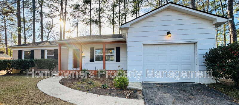 Fayetteville House: 1625 Van Buren Ave