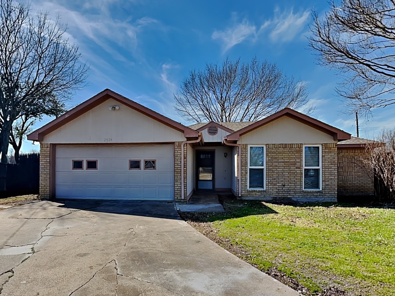 Sachse House: 2524 Herring Cir