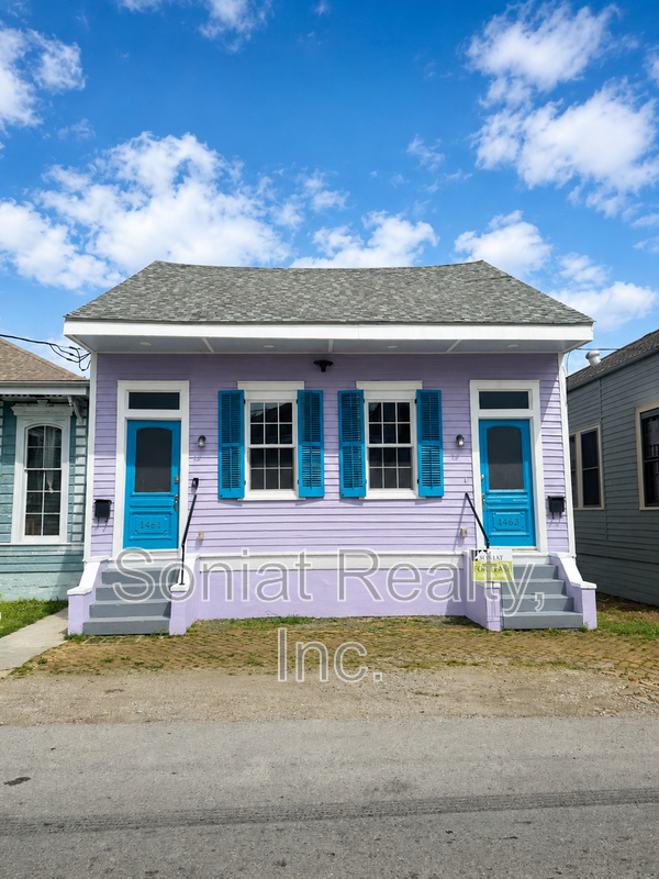 New Orleans House: 1461 N Robertson St.