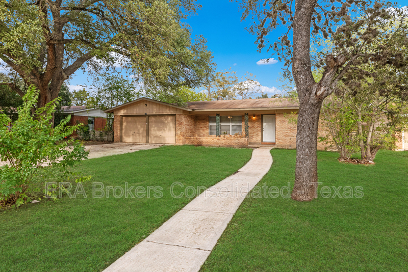 Universal City House: 106 Winn