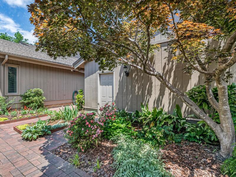 Charlotte Condo: 5110 Dunes Court
