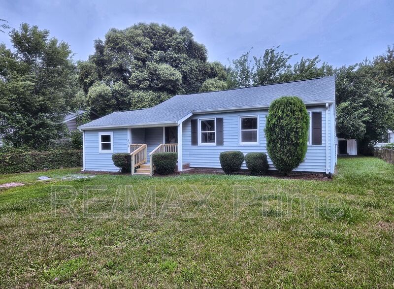 Norfolk House: 536 Leonard Road