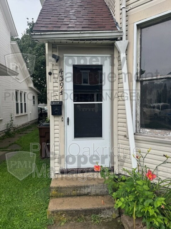 Piqua Condo: 439 1/2 Adams St