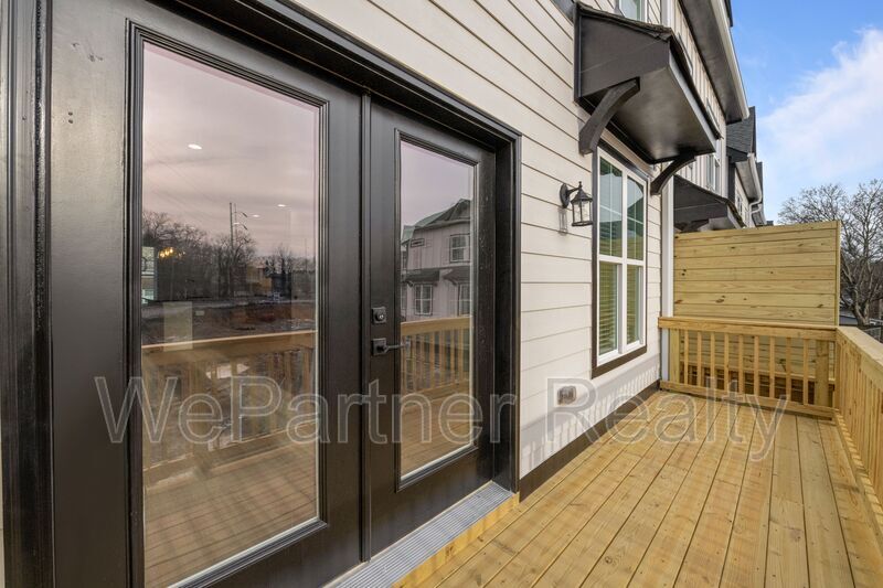 Atlanta Townhome: 2000 Main St NW